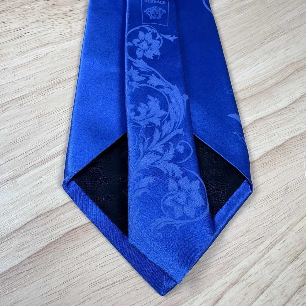 Vtg Gianni Versace Tie Blue Floral Satin Sophisticated Luxury Elegance Old Money